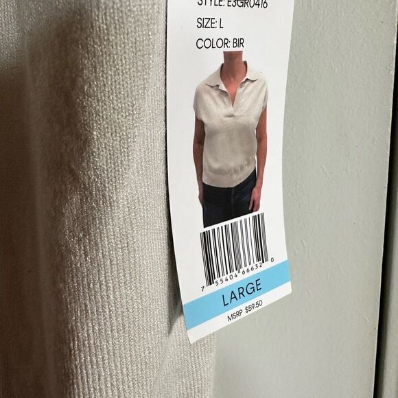 NWT - DKNY  Women’s Ivory Color V Neck Short Sleeve Sweater - Size Large - Picture 4 of 5